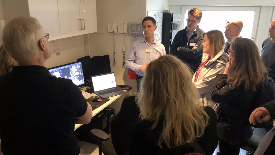 During a meeting with the management of the Department of Clinical Sciences in Lund, the new faculty management made a site visit, where Henrik Engblom talked about their research.