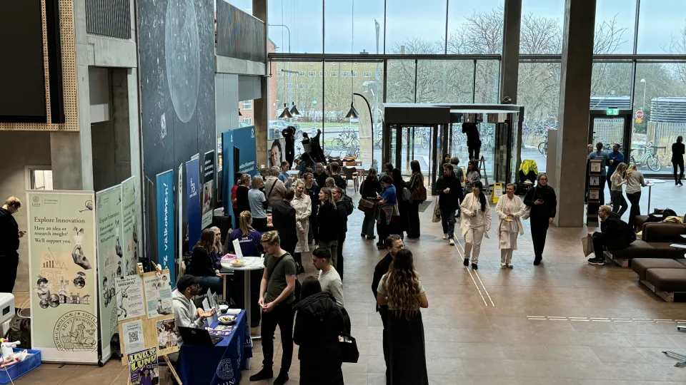 People in Forum Medicum. Photo.