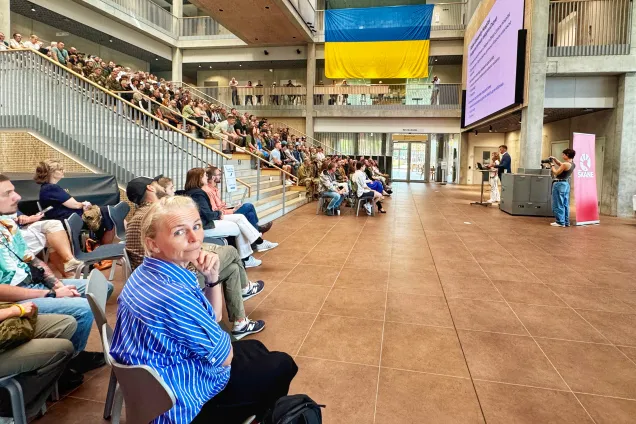 Åhörare i Forum Medicums trappa. Foto.